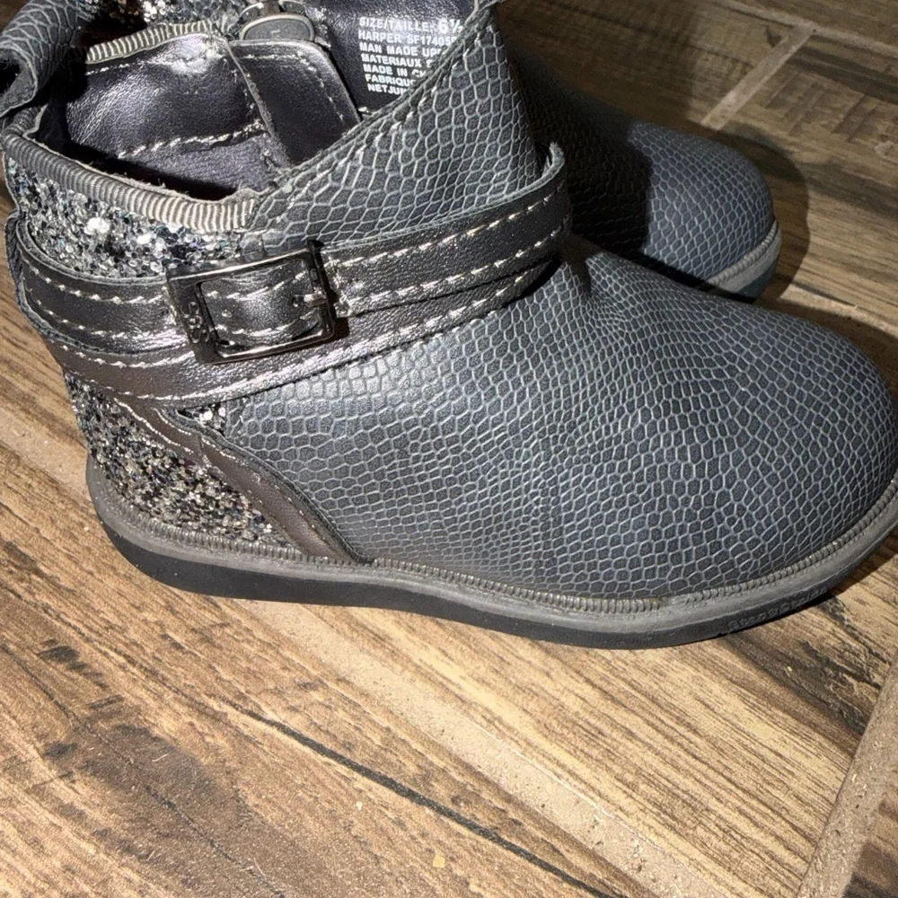 Step & Stride Harper Glitter Gray Booties Toddler Girl 6.5 For Wide Feet